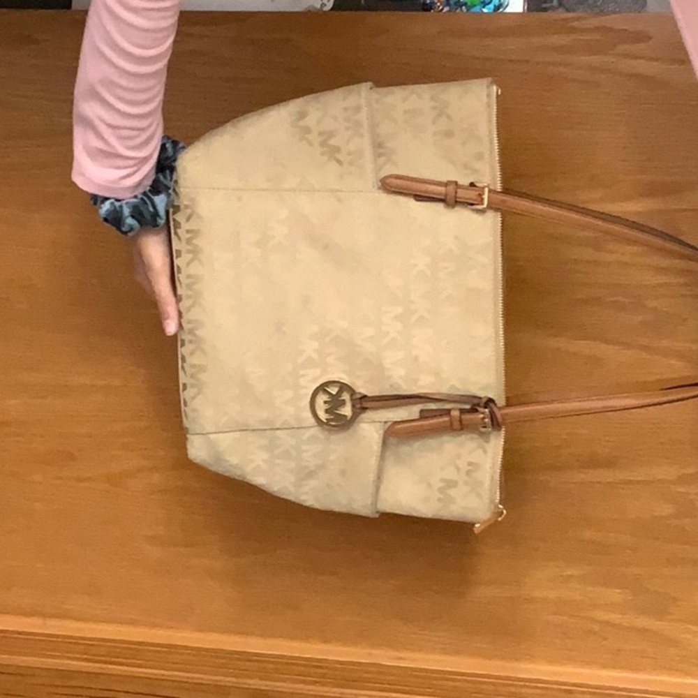 Micheal kors large purse